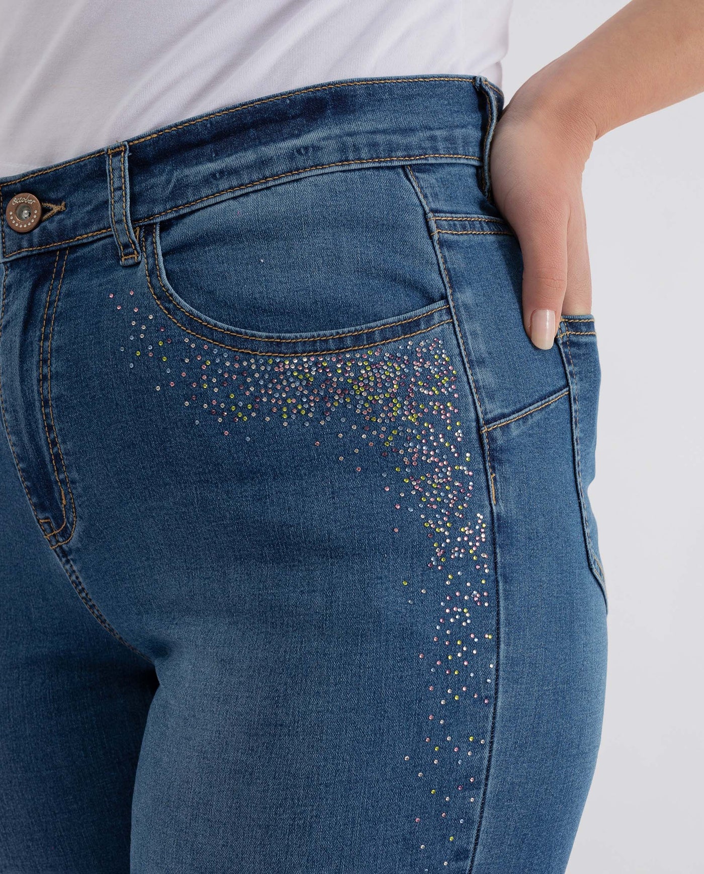 JEANS PANTS WITH DARK BLUE COLORS WITH STRASS DETAILS