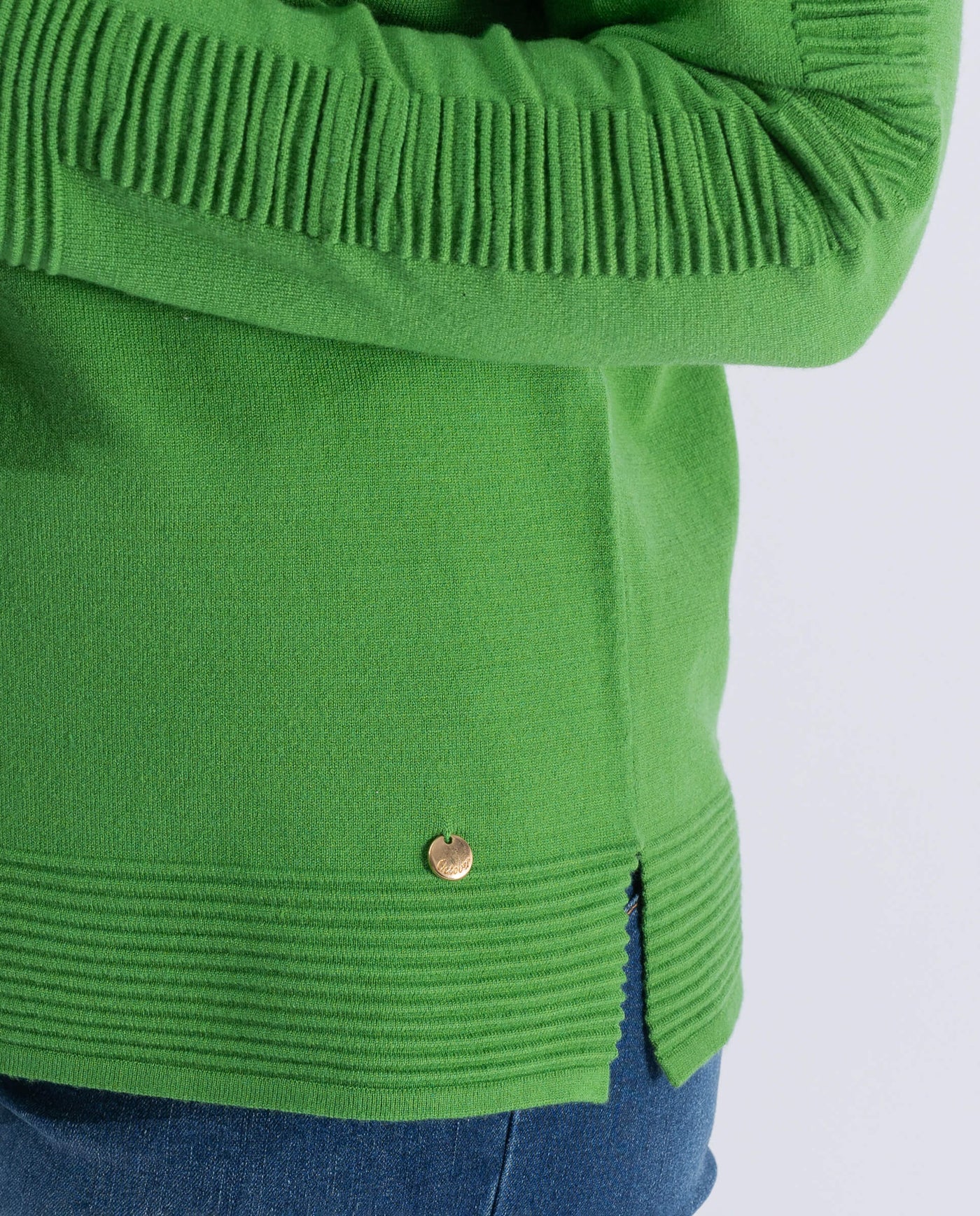 SUETER CUELLO BARCA STRASS Y OTTOMAN  VERDE
