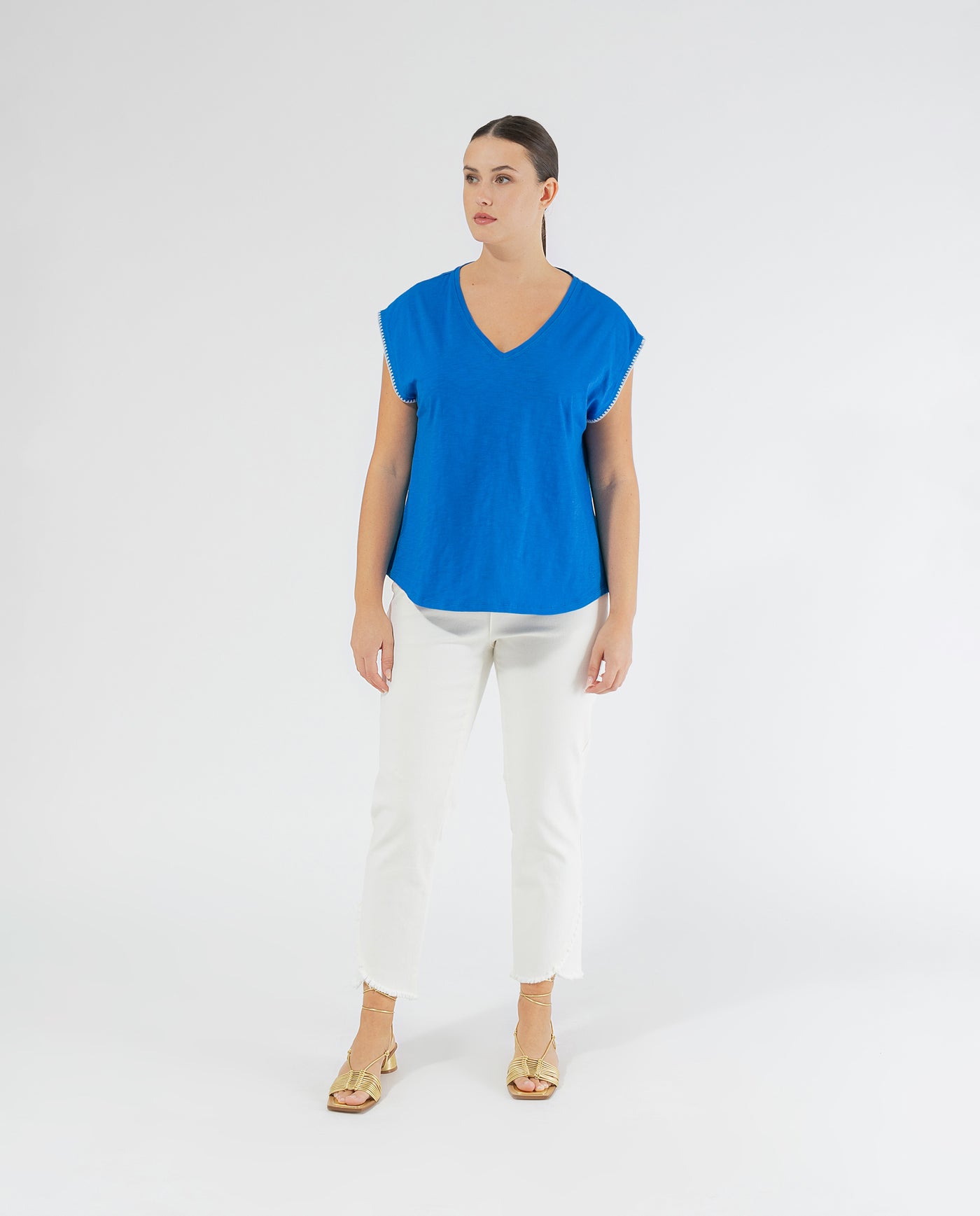 T-SHIRT CON MANICHE COPERTA RICAMATA BLU COBALTO