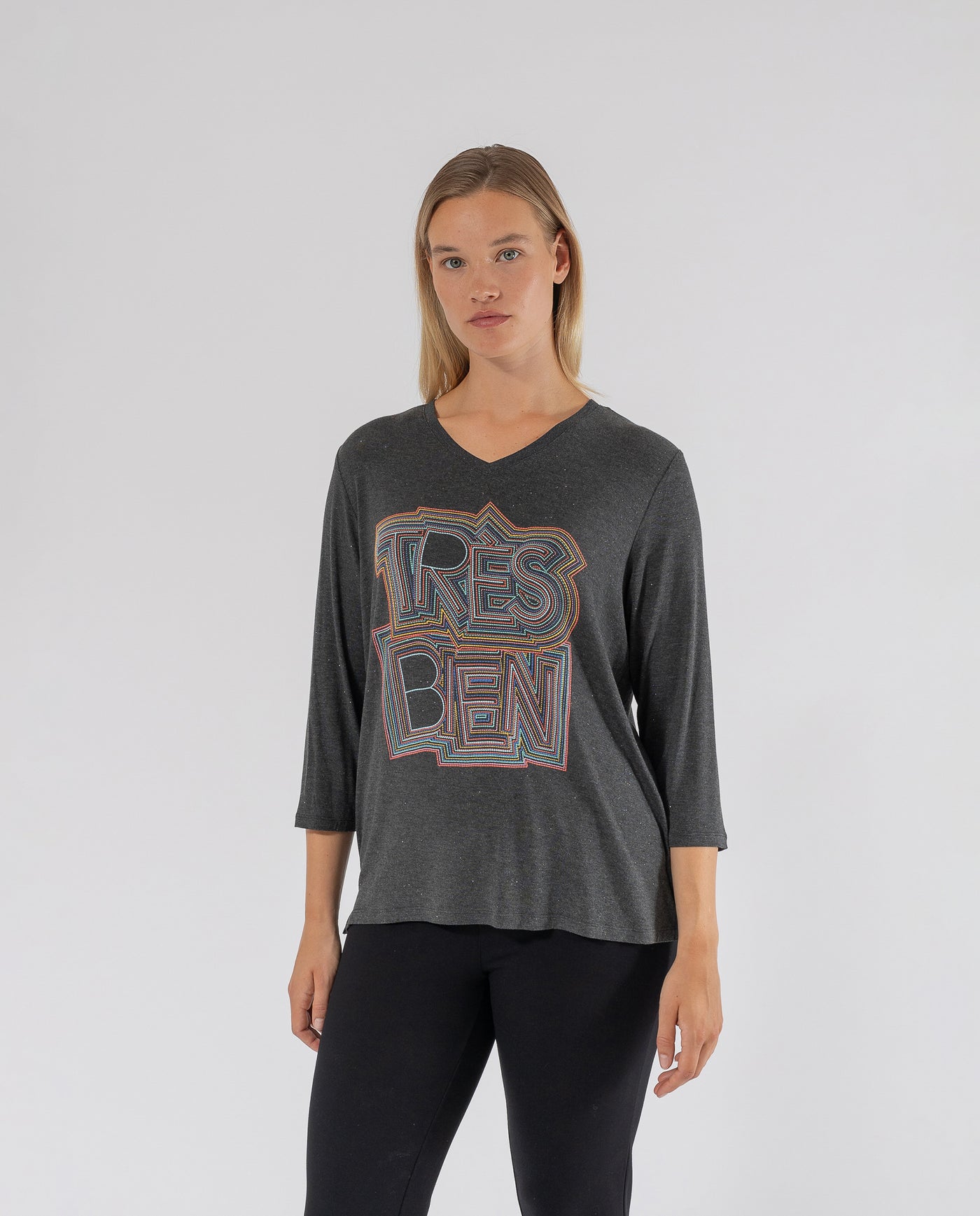 CAMISETA ESTAMPACION EFECTO 3D GRIS OSCURO