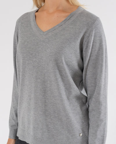 V-NECK SWEATER WITH JASPER GREY CHAIN