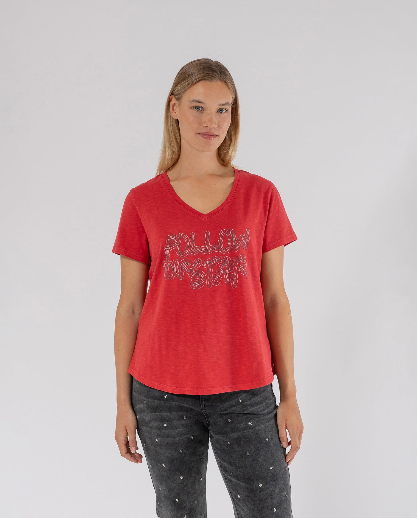 RED PRINTED T-SHIRT WITH STUDS ON THE FRONT