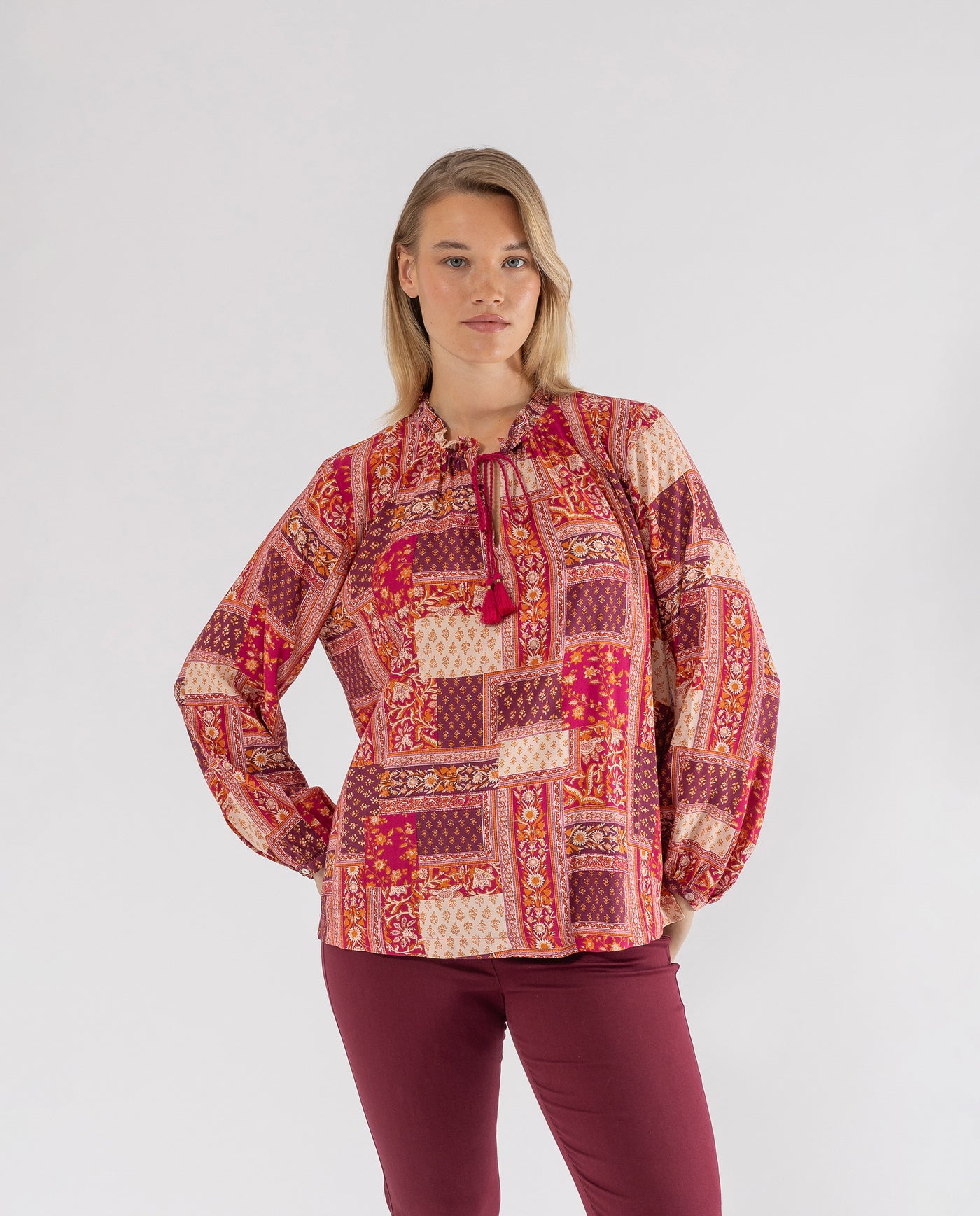 BLUSA ESTAMPACION PATCHWORK GRANATE