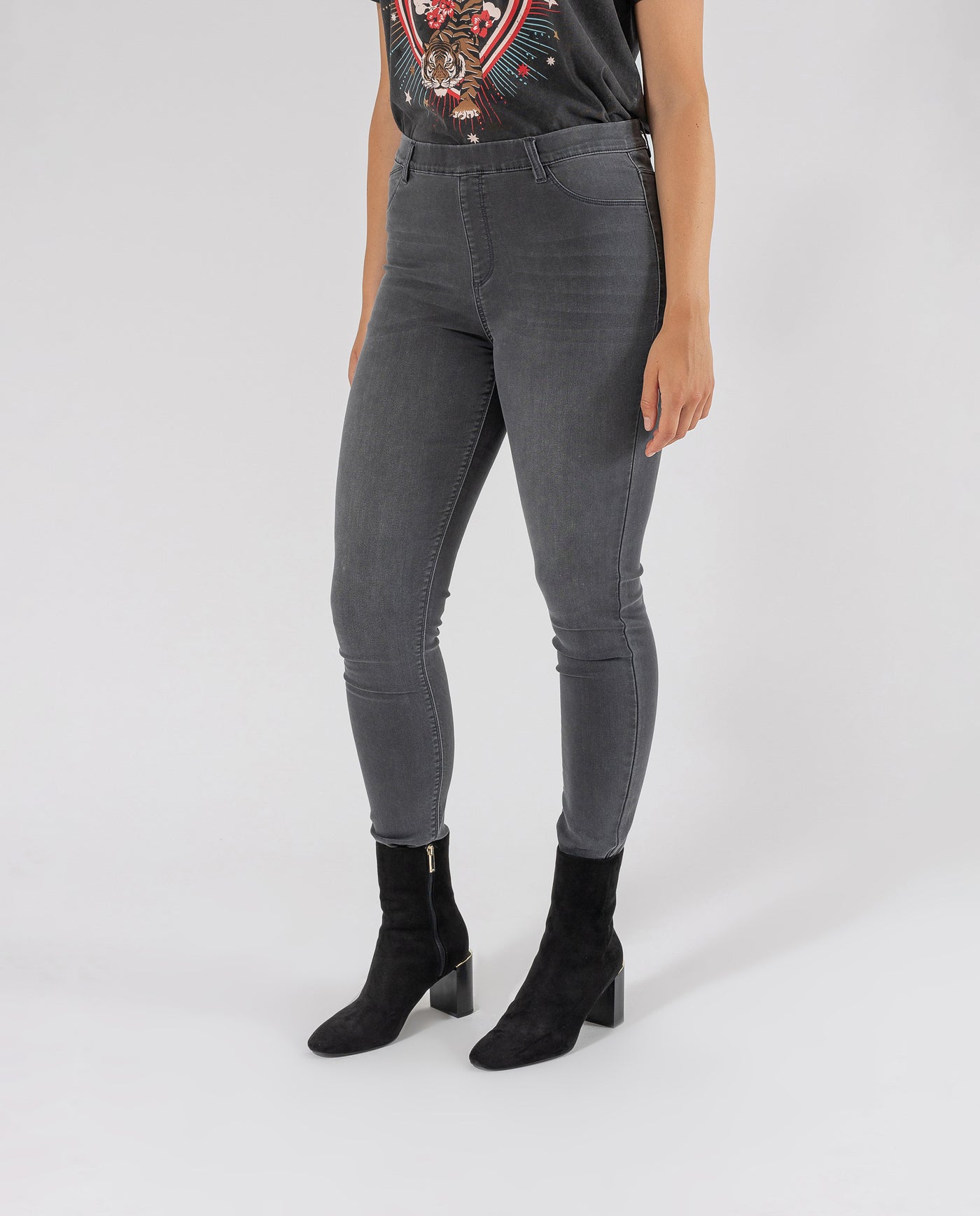 WASHED JEGGINGS WITH RHINESTONES ON DARK GREY POCKETS