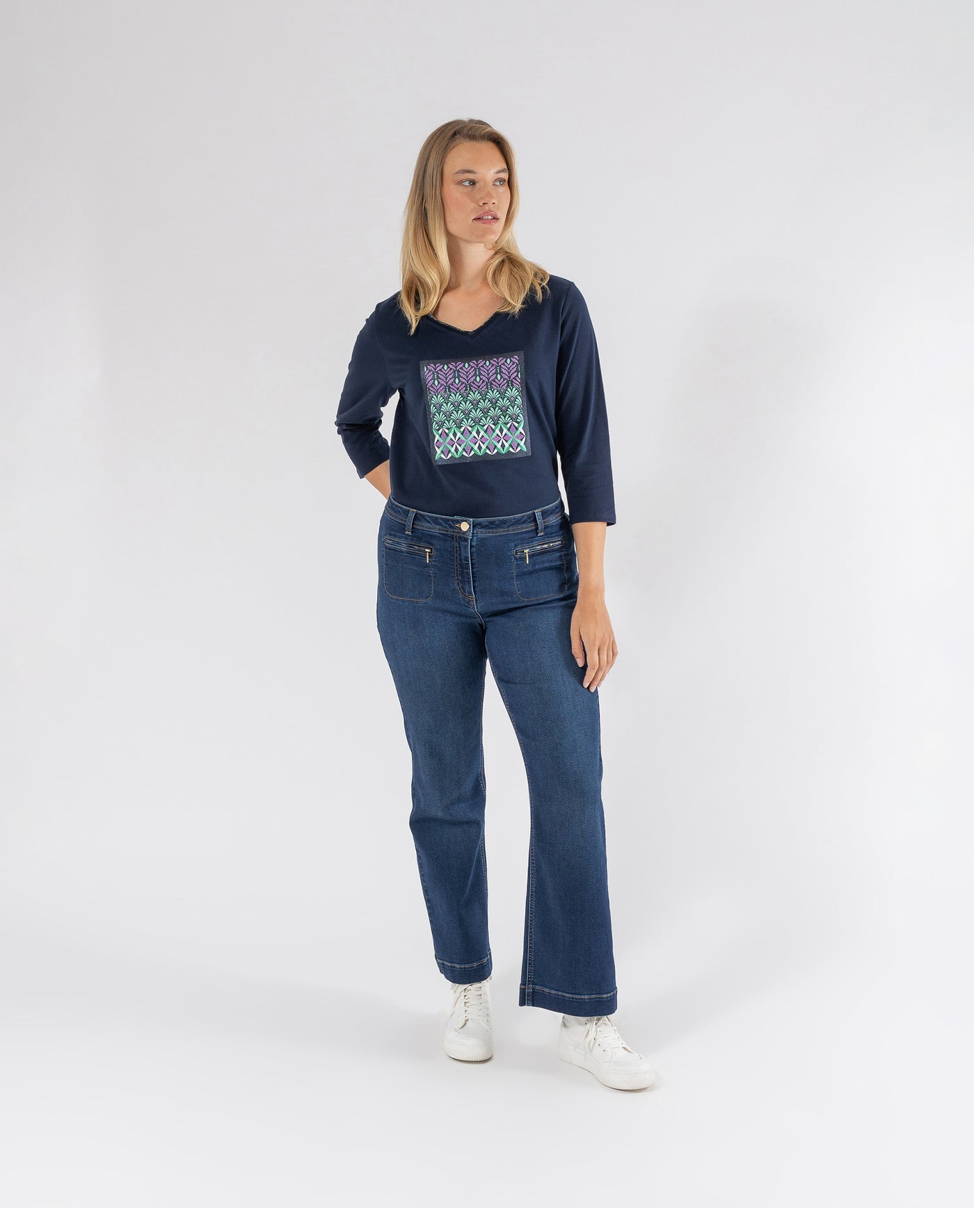 DARK BLUE JEANS WITH ZIPPER POCKETS