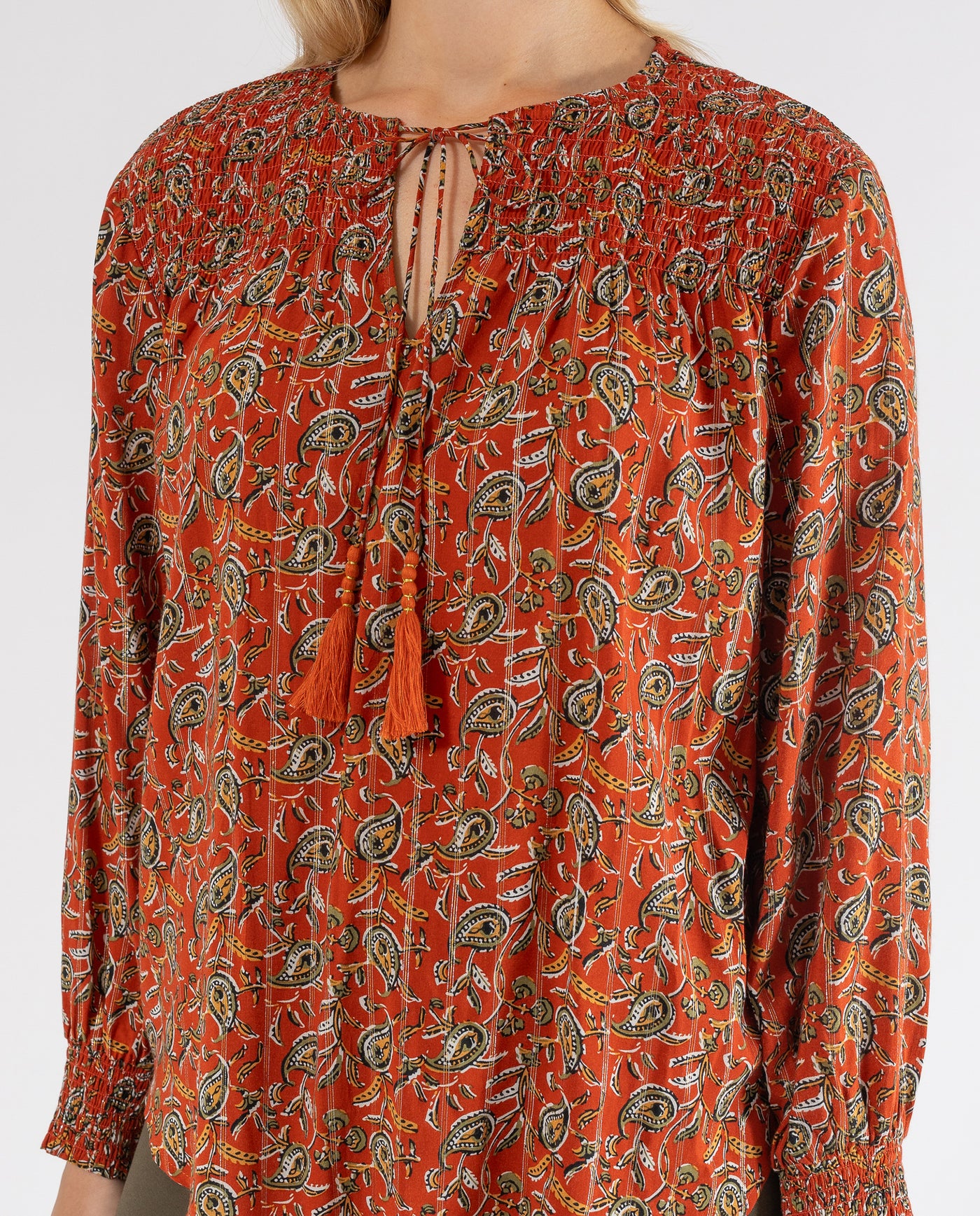 BLUSA ESTAMPACION PAISLEY CON HILO METALICO NARANJA QUEMADO