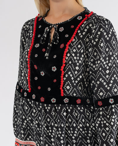 BOHO BLOUSE WITH EMBROIDERY AND BLACK STRAWBERRIES