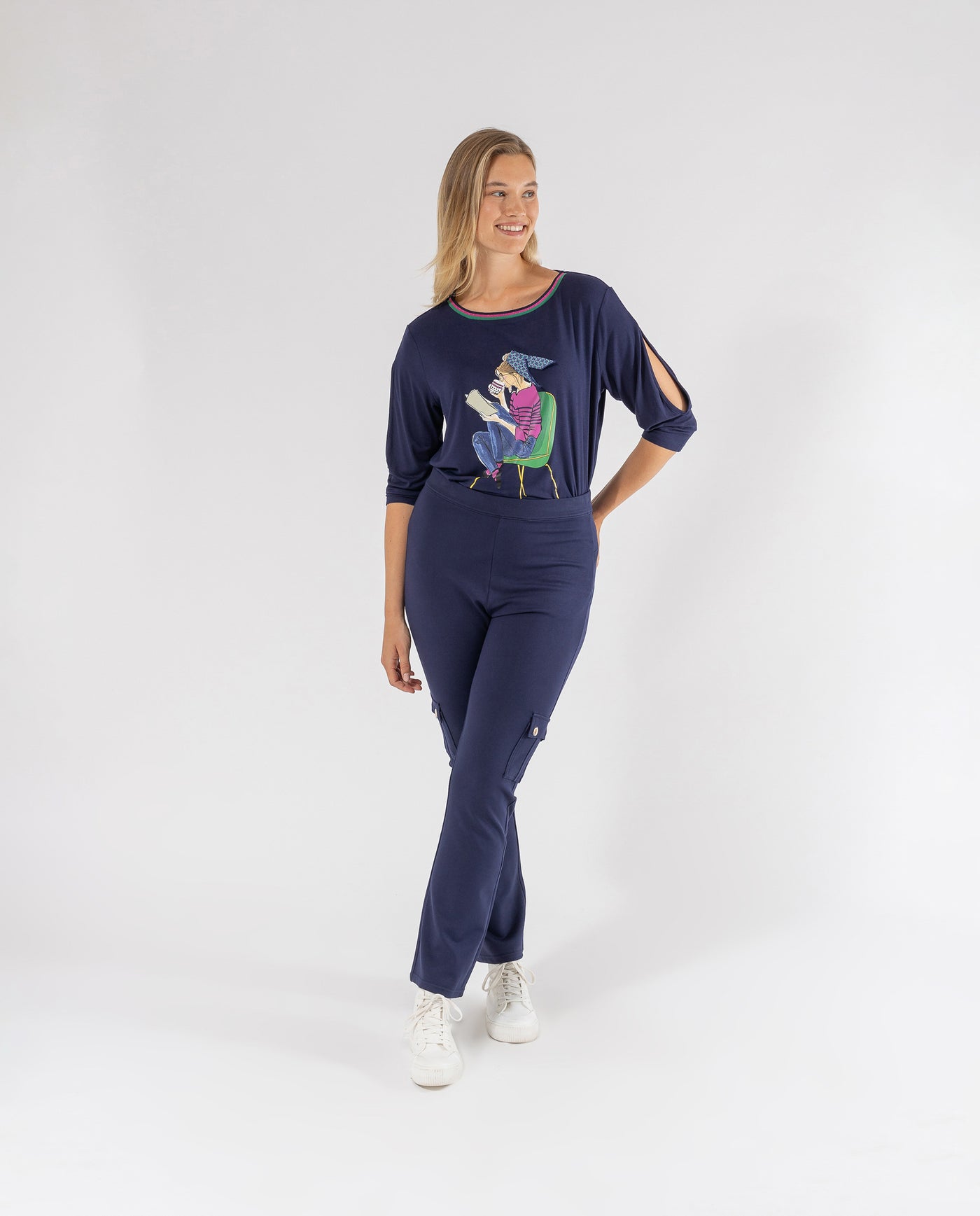 LEGGINGS WITH EVASE LOW AND DARK BLUE PLASTRON POCKETS