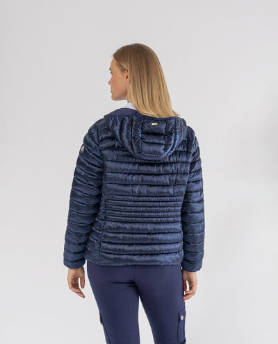 PARKA ENTALLADA CON CAPUCHA AZUL OSCURO