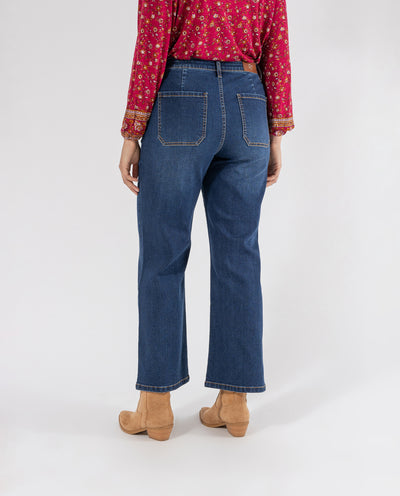 PANTALON VAQUERO EVASE CON COSTURA CENTRAL AZUL