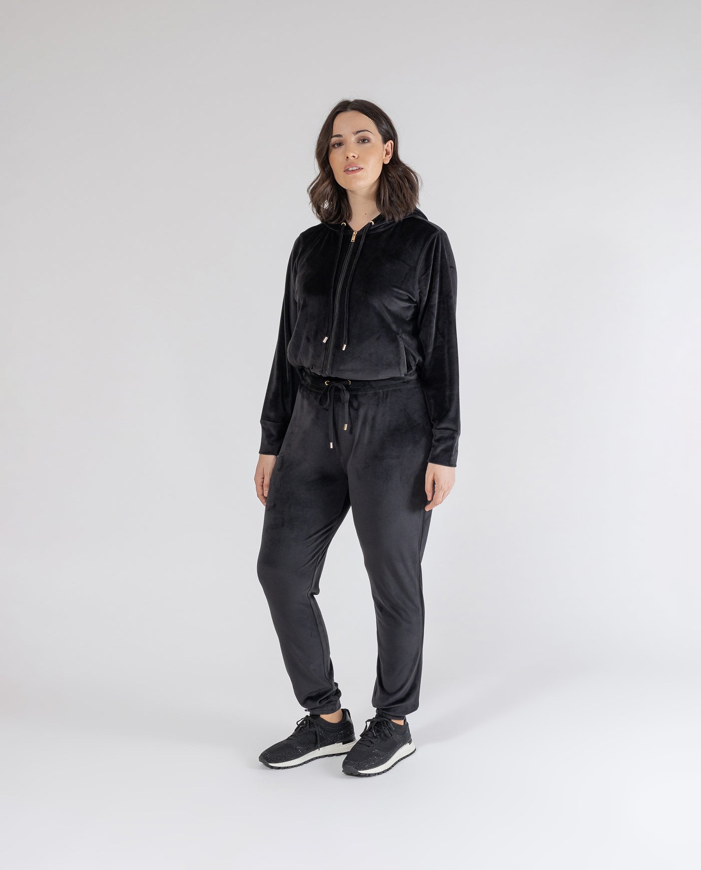 PANTALON JOGGER TERCIOPELO LETRAS NEGRO