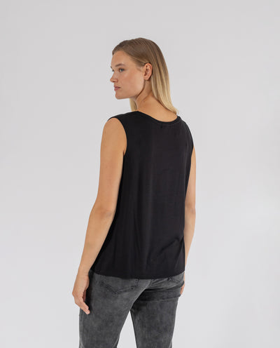 BLACK SLEEVELESS T-SHIRT