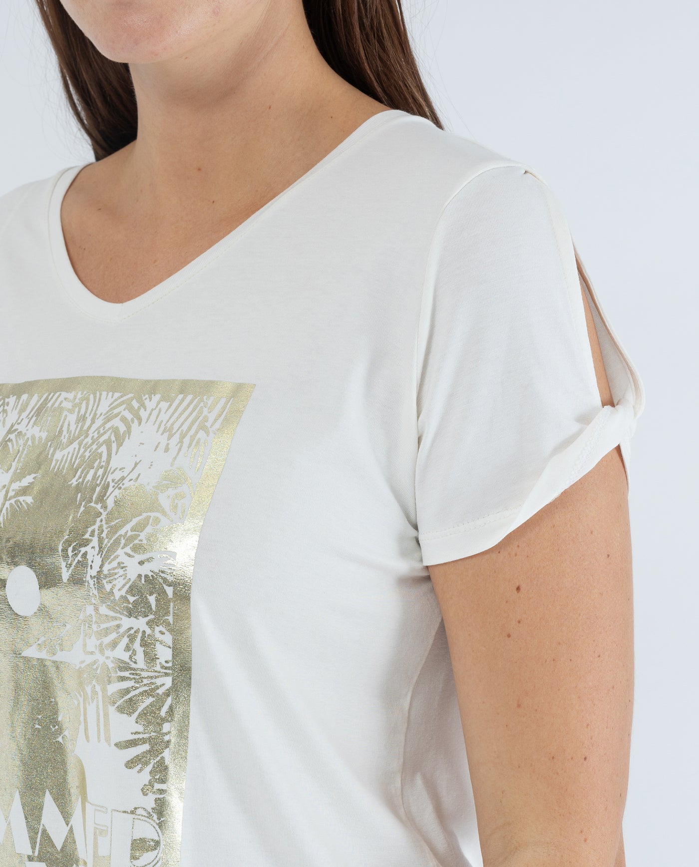 Camiseta Estampacion Tropical Con Foil Crudo