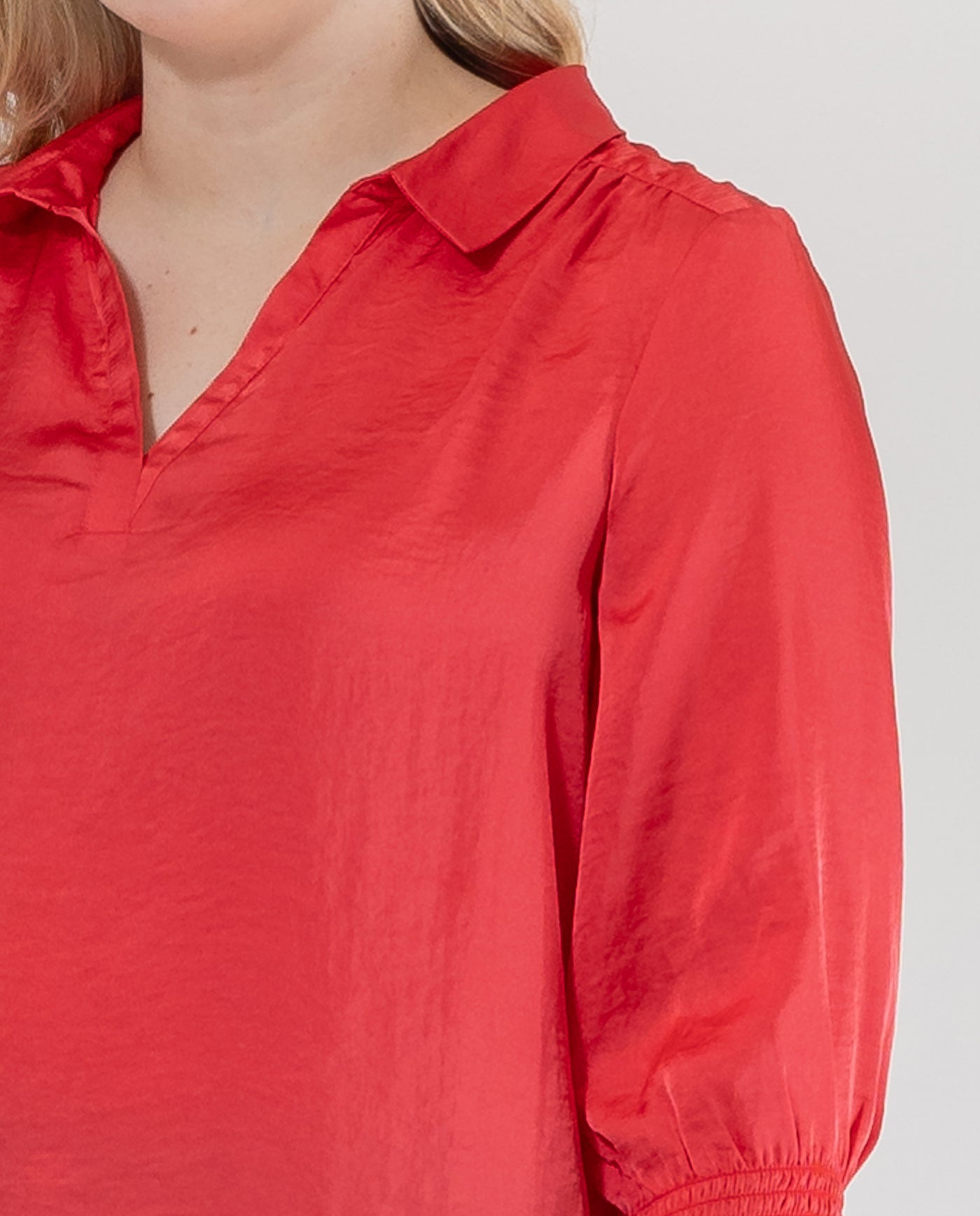 RED THREE-QUARTER SLEEVE LAPEL COLLAR BLOUSE