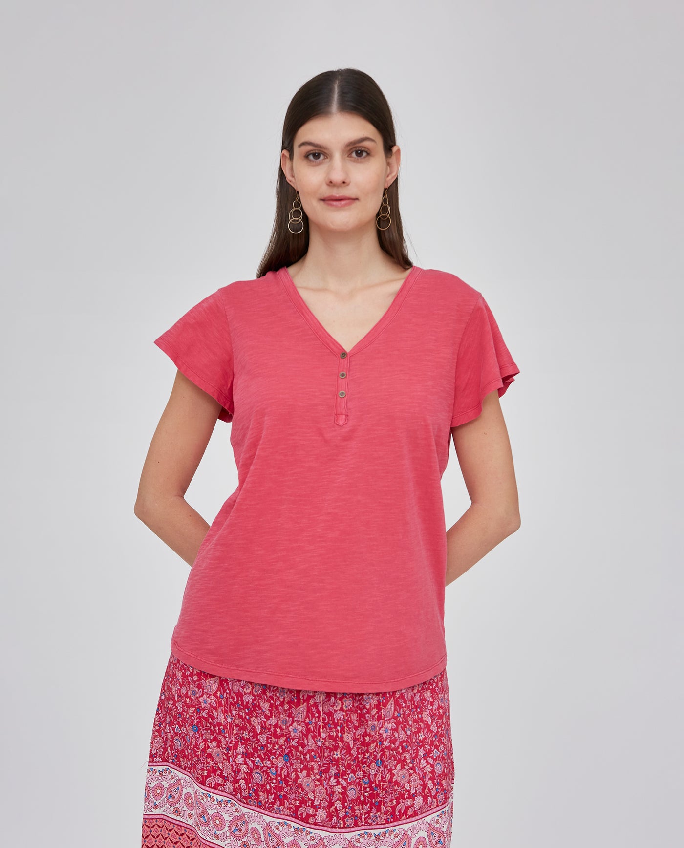 CAMISETA ESCOTE PICO CON BOTONES Y MANGA CORTA ROSA