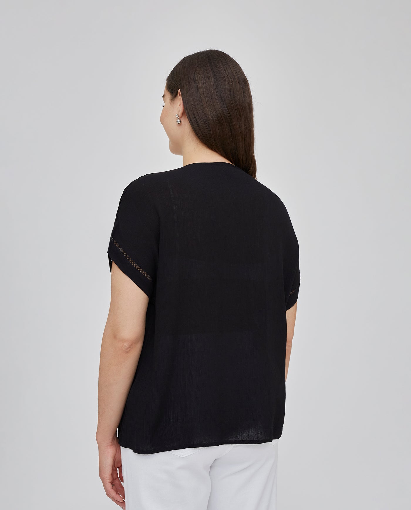 BLUSA CUELLO REDONDO JARETAS EN CANESU NEGRO