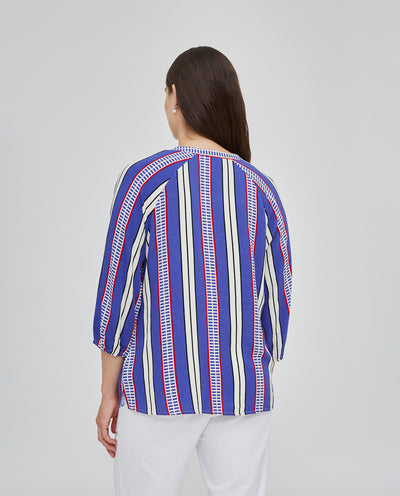 BLUSA ESTAMPADA ESCOTE PICO Y MANGA TRES CUARTOS  AZUL