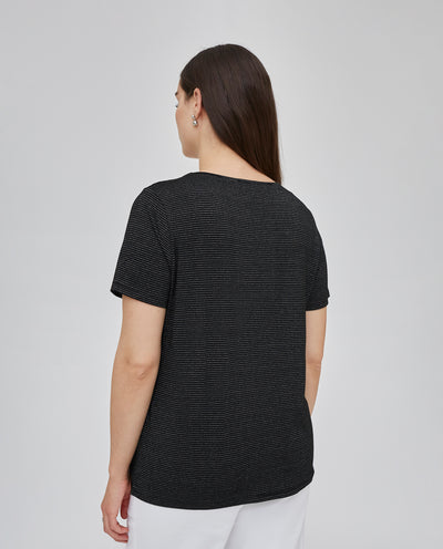 BLACK T-SHIRT WITH RUFFLES ON THE FRONT AND OPENING