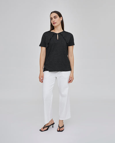 BLACK T-SHIRT WITH RUFFLES ON THE FRONT AND OPENING